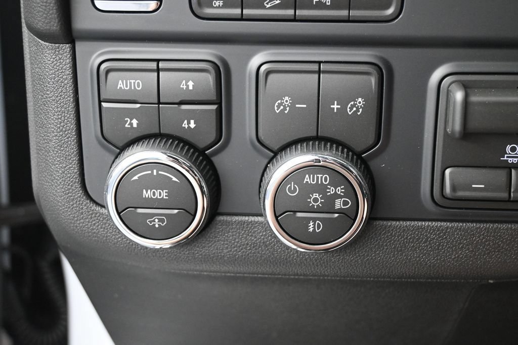 New 2026 Chevrolet Suburban High Country AWD/4WD image 35