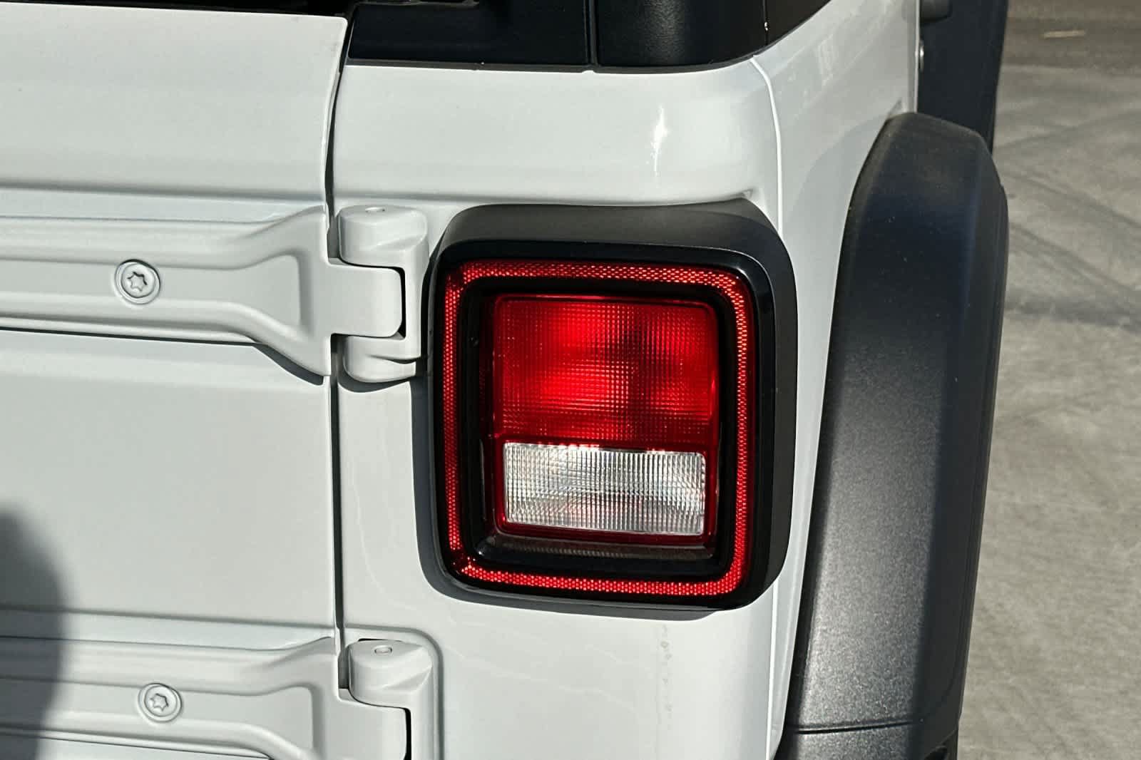 Used 2023 Jeep Wrangler Sport AWD/4WD image 31