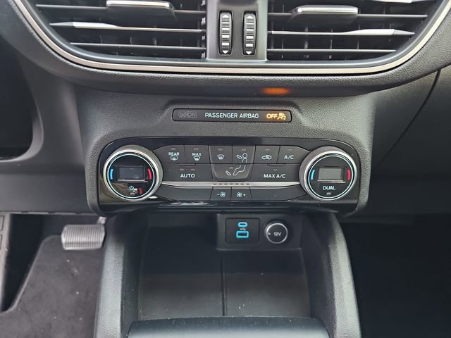 Used 2021 Ford Escape SE w/ SE Sport Appearance Package image 26