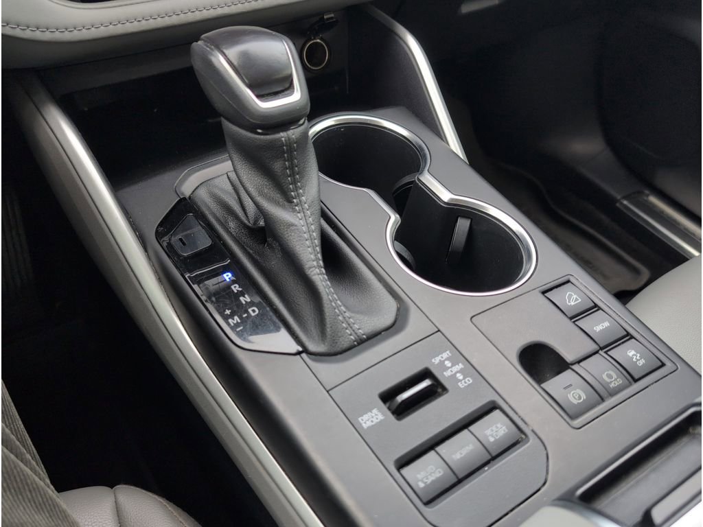 Used 2023 Toyota Highlander XLE image 20