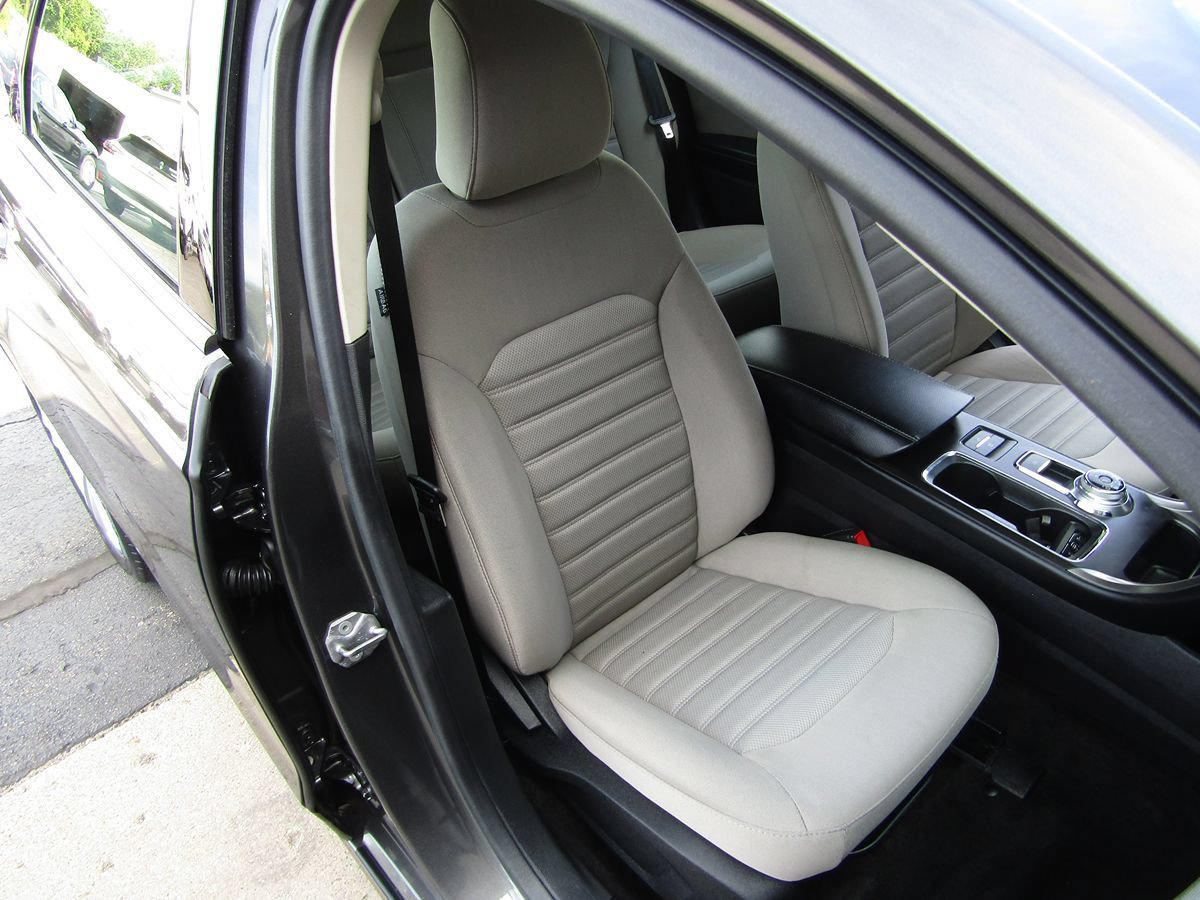 Used 2018 Ford Fusion S FWD image 30