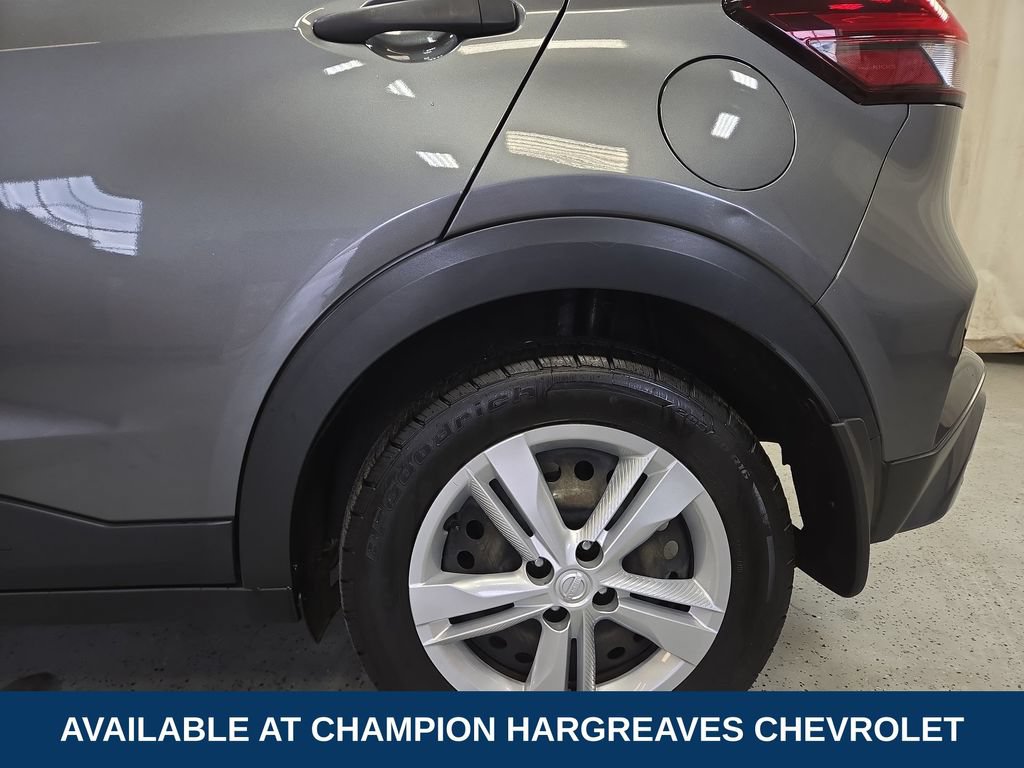 Used 2022 Nissan Kicks S FWD image 41