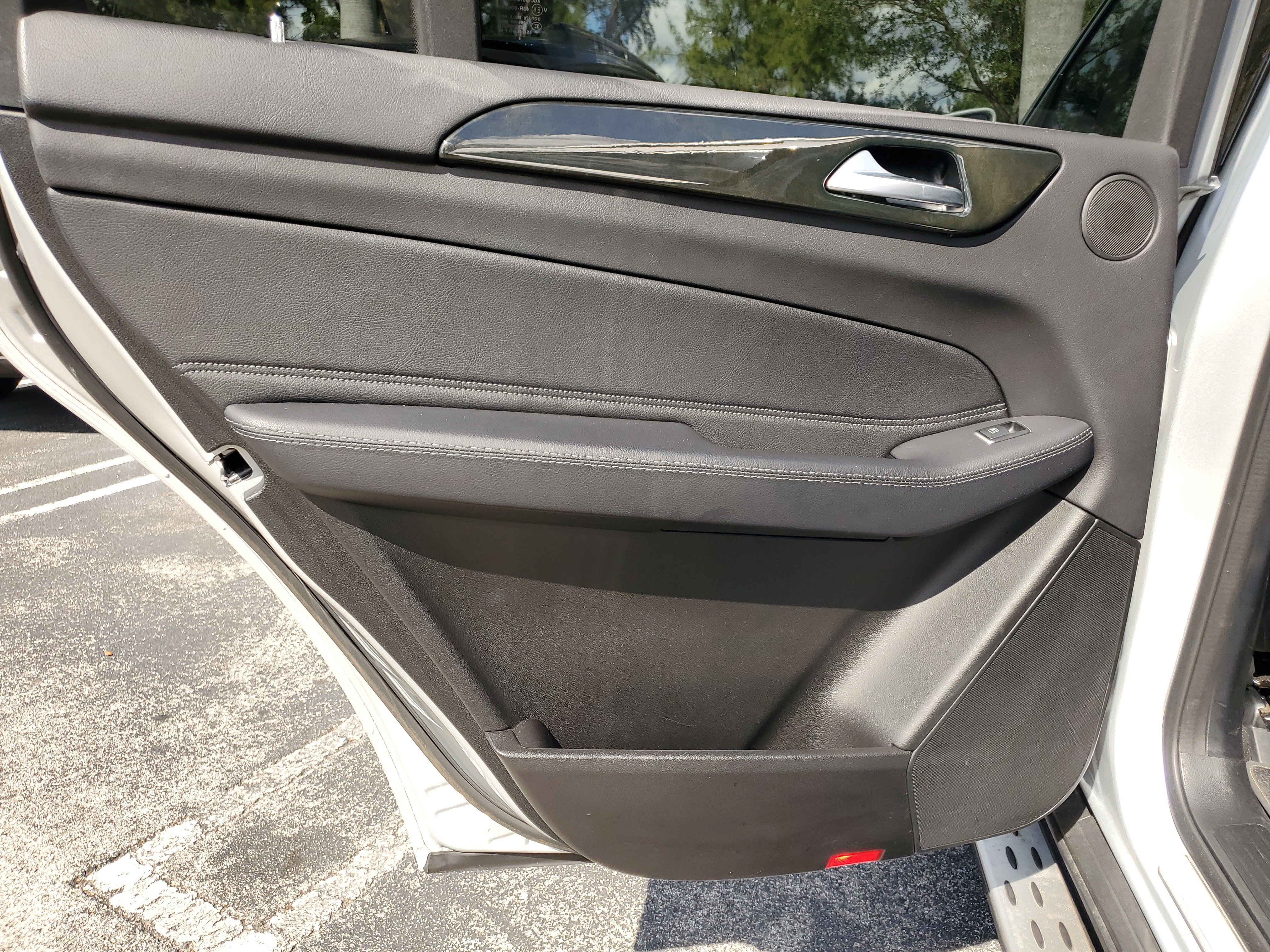 Used 2019 Mercedes-Benz GLS 450 4MATIC image 12