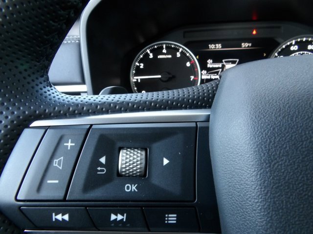 New 2025 Mitsubishi Outlander SE image 32