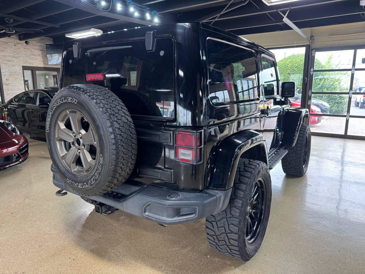 Used 2018 Jeep Wrangler Sport AWD/4WD image 7