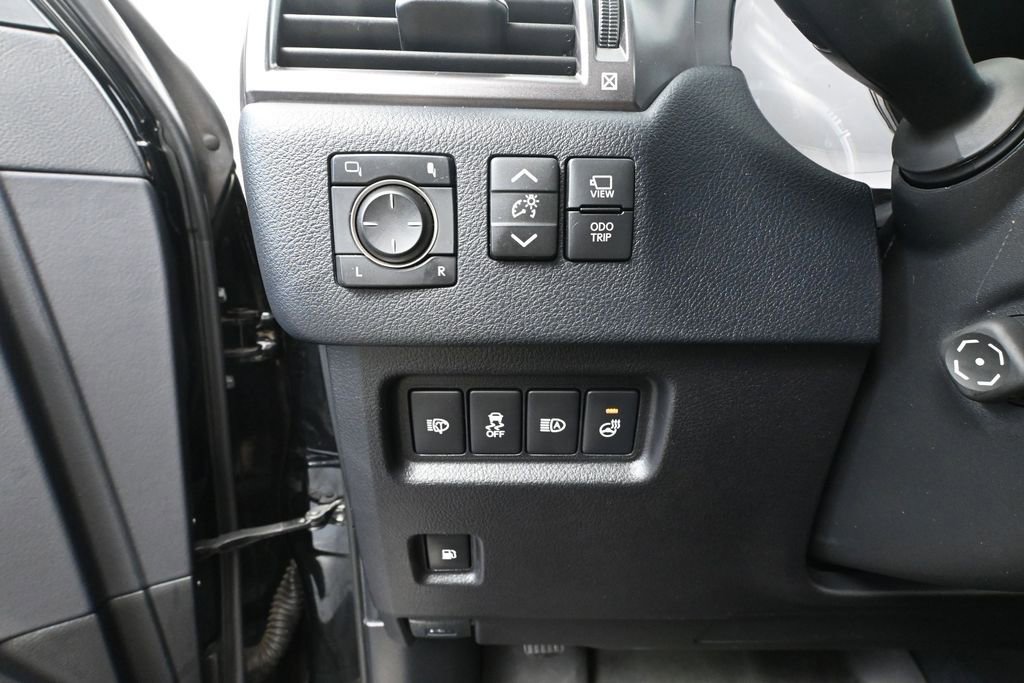 Used 2023 Lexus GX 460 w/ Black Line Special Edition AWD/4WD image 32