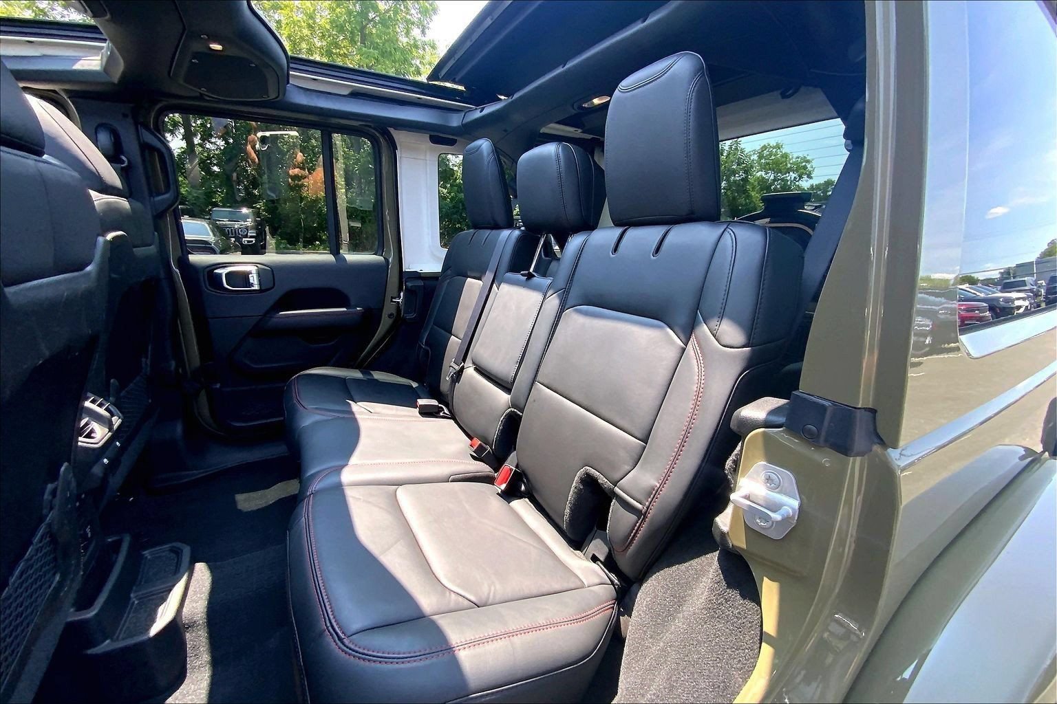 Certified 2025 Jeep Wrangler Unlimited Rubicon AWD/4WD image 20