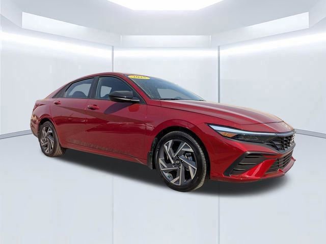 Certified 2025 Hyundai Elantra Sport FWD image 1