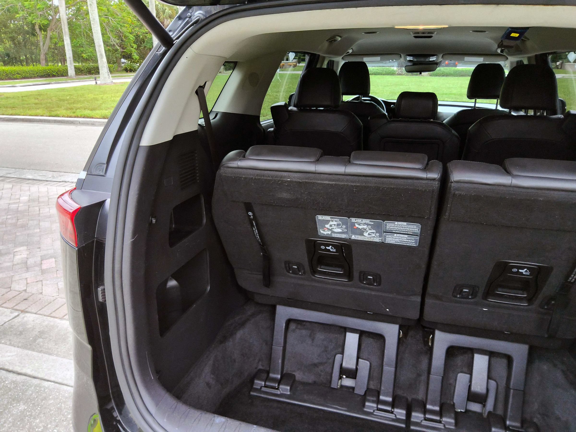 Used 2022 Kia Carnival EX FWD image 56