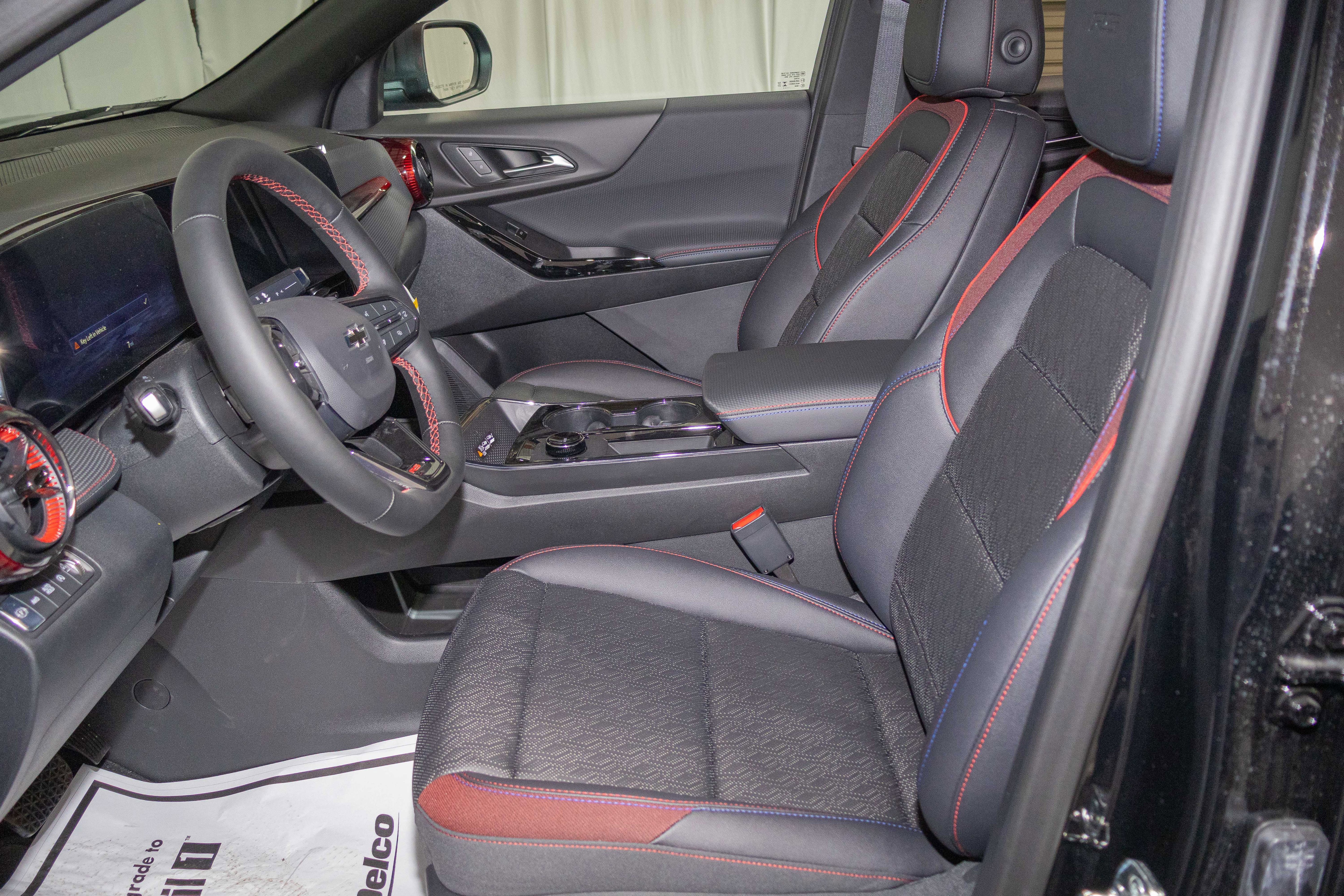 New 2026 Chevrolet Equinox RS w/ Convenience Package III AWD/4WD image 8