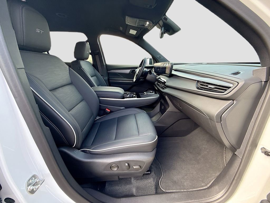 Used 2025 Buick Enclave Sport Touring image 30