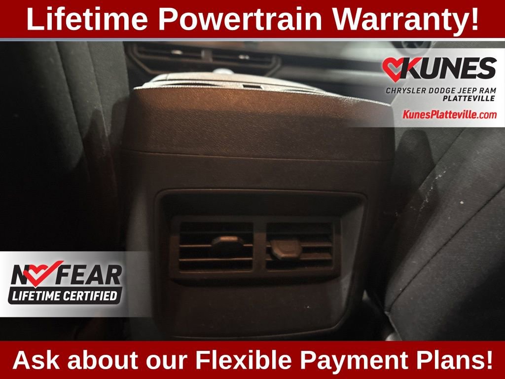 Used 2024 Chevrolet Colorado Trail Boss w/ Technology Package image 20