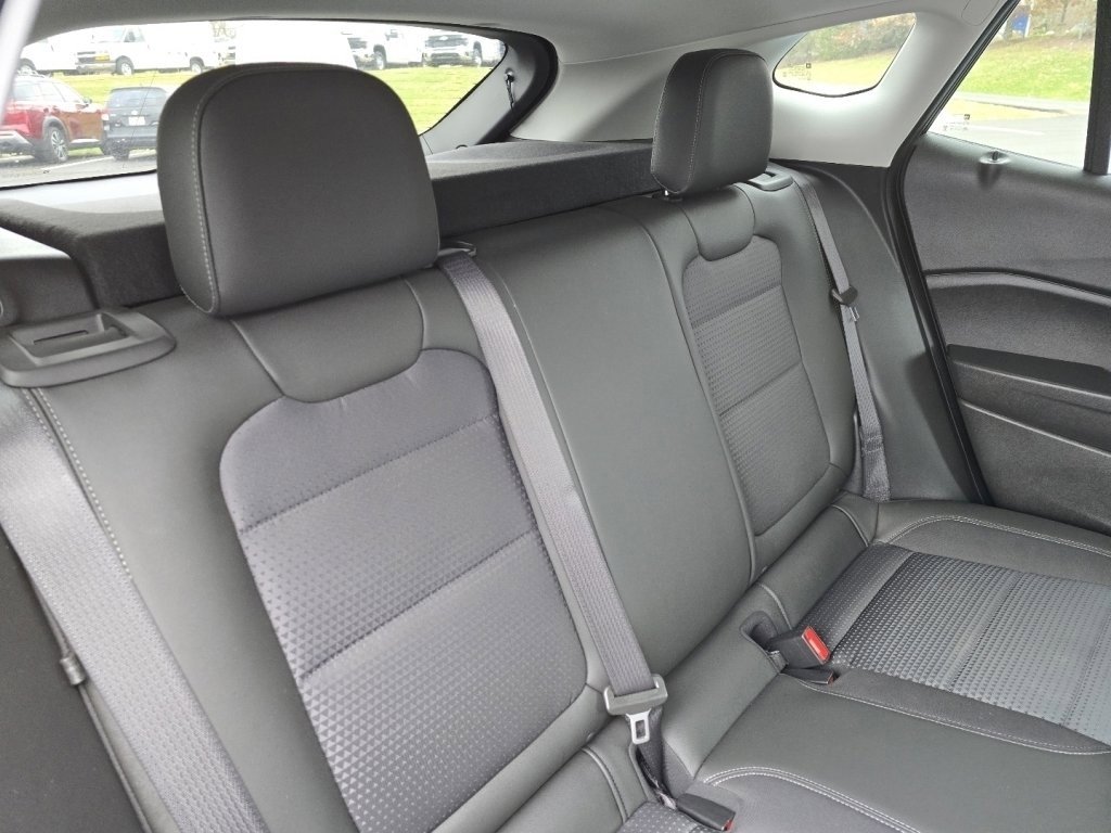 Certified 2025 Chevrolet Trax LT w/ Driver Confidence Package image 17