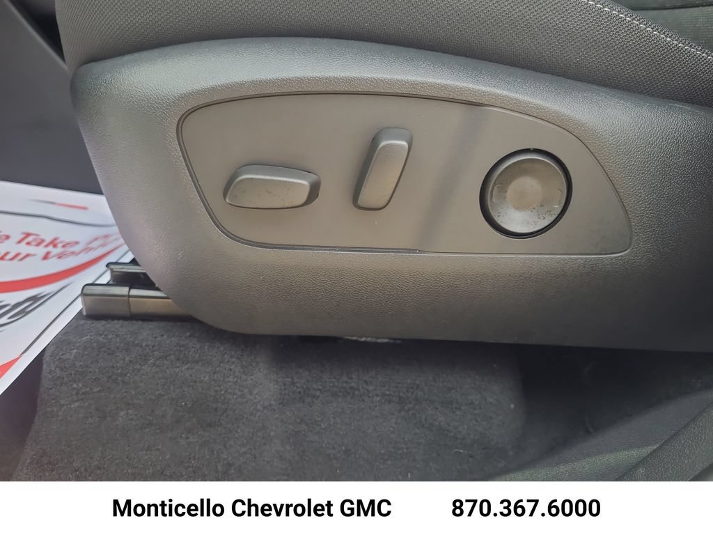 New 2026 Chevrolet Traverse LT w/ Sun and Wheel Package FWD image 25