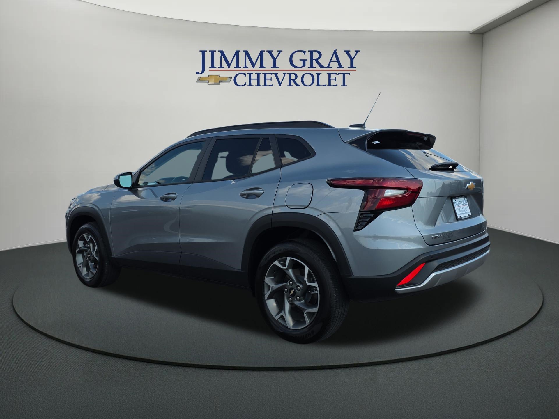 Used 2026 Chevrolet Trax LT w/ Driver Confidence Package FWD image 3
