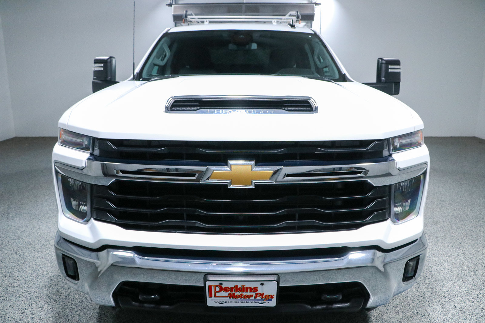 Used 2024 Chevrolet Silverado 2500 LT w/ Convenience Package AWD/4WD image 4