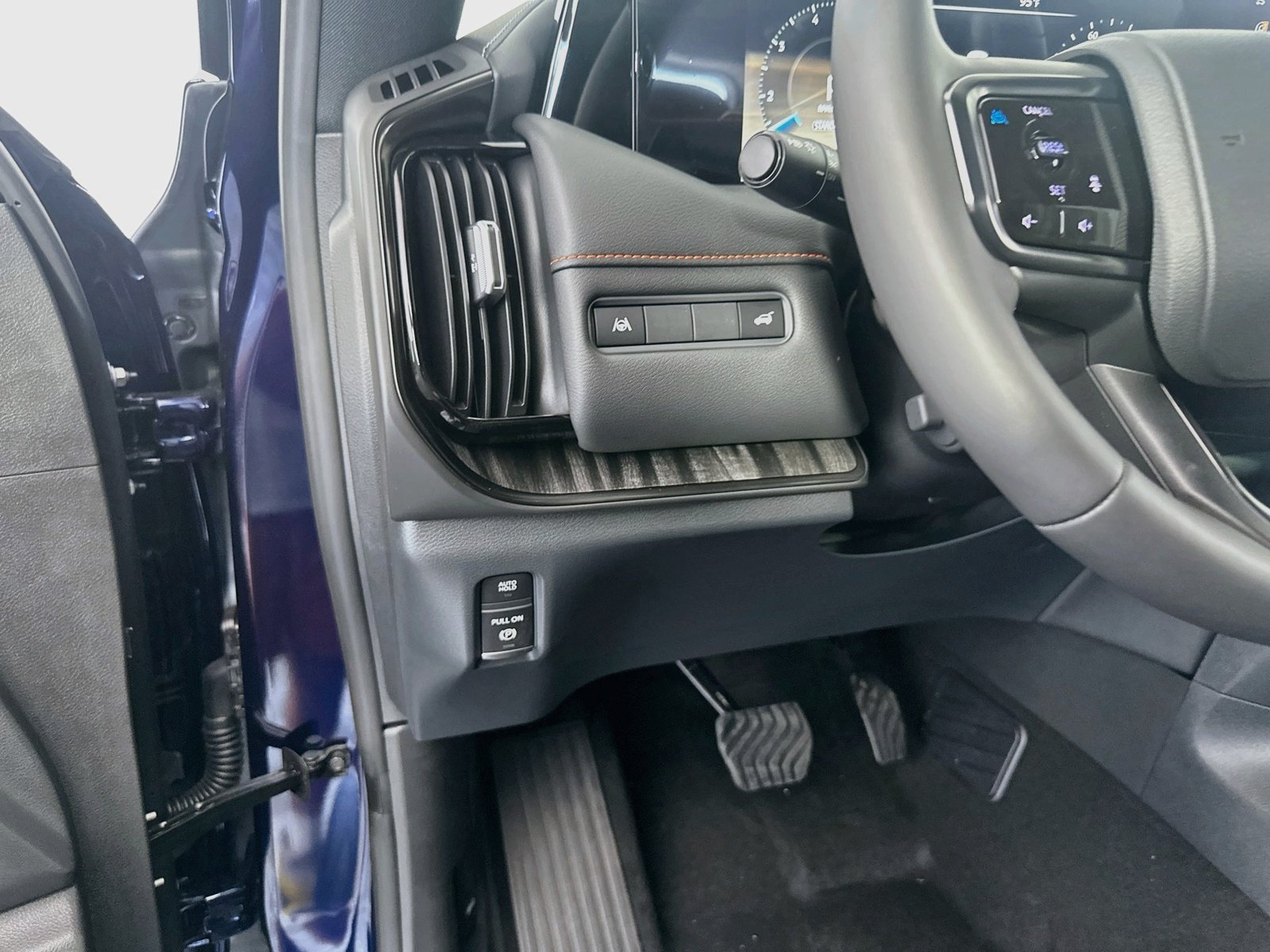 New 2026 Nissan Armada PRO-4X AWD/4WD image 10