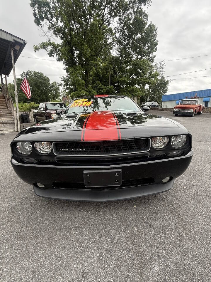 Used 2013 Dodge Challenger SXT RWD image 6