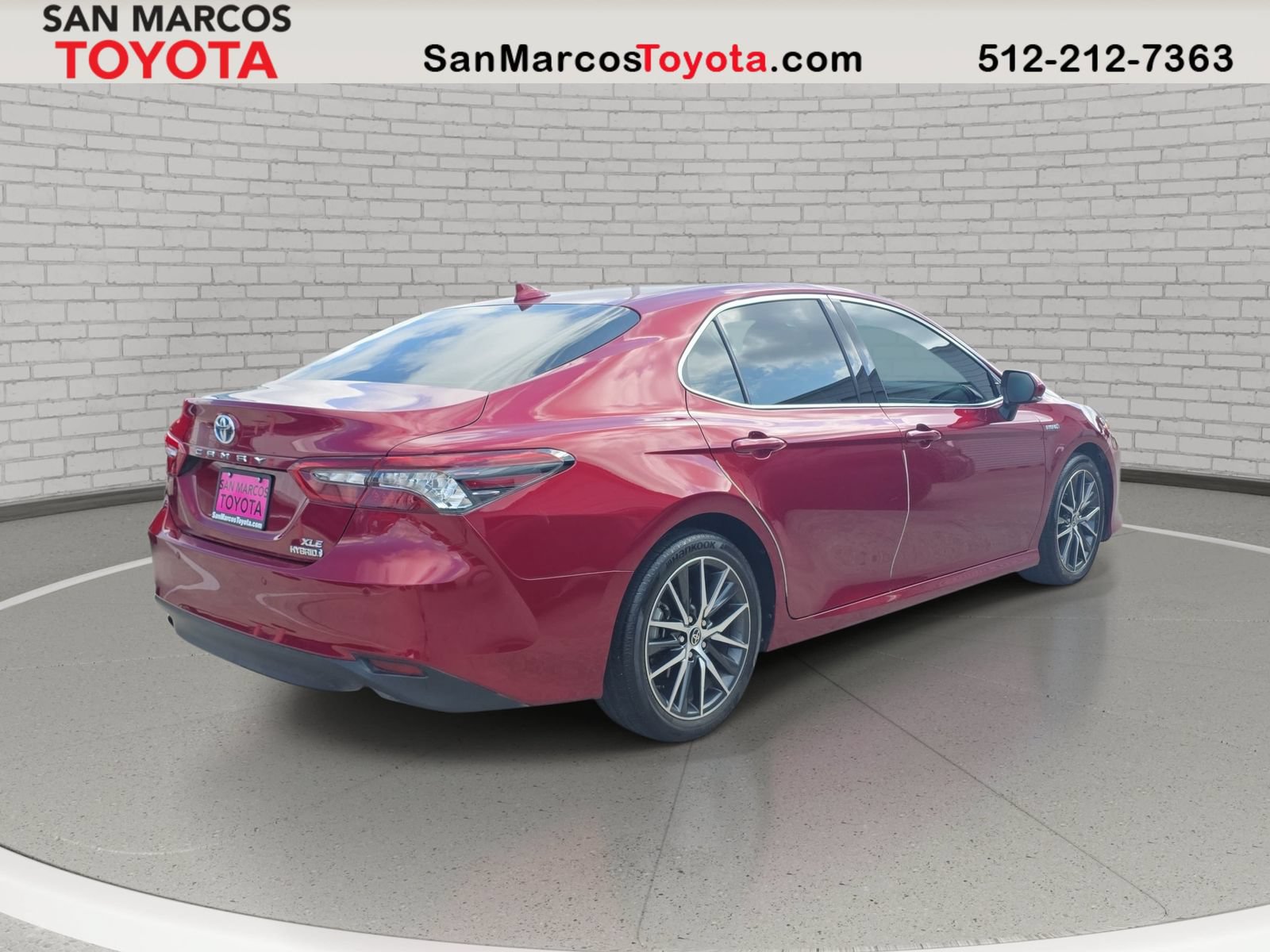 Used 2021 Toyota Camry XLE w/ Navigation Upgrade Package FWD image 6