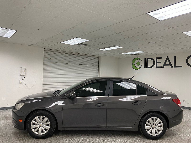 Used 2011 Chevrolet Cruze LT image 8