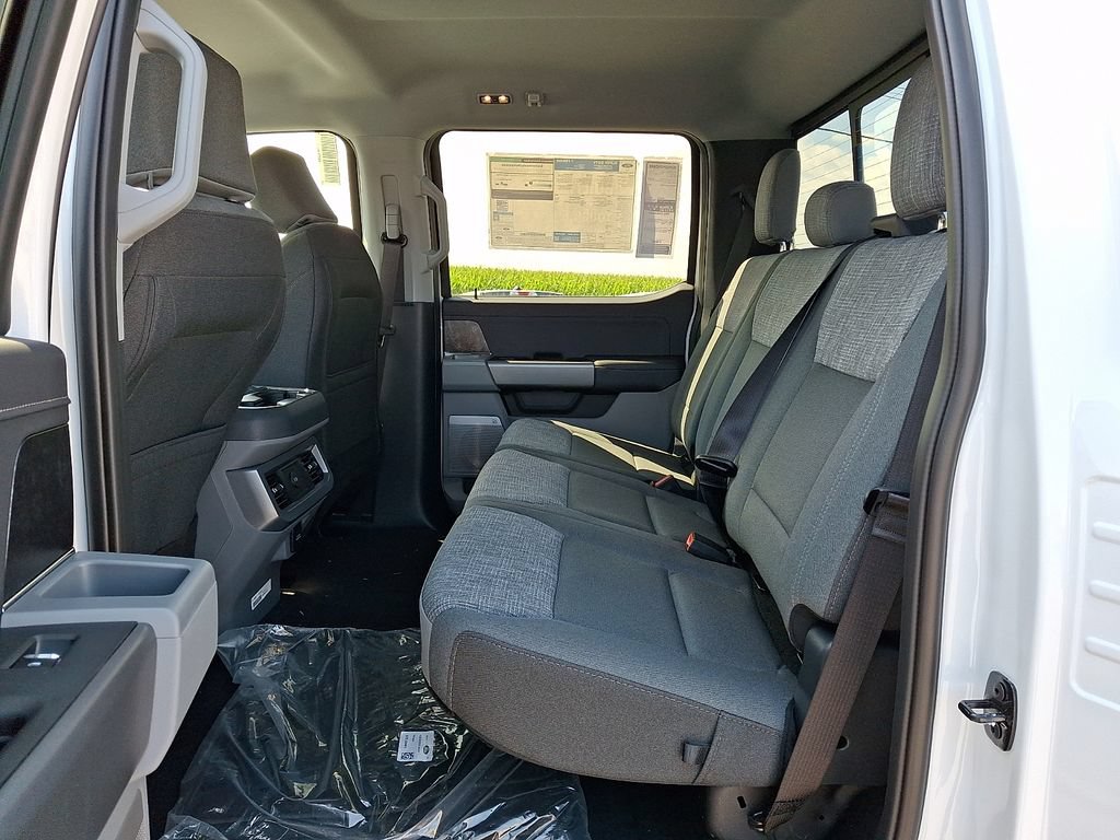New 2026 Ford F250 XLT w/ XLT Premium Package AWD/4WD image 6