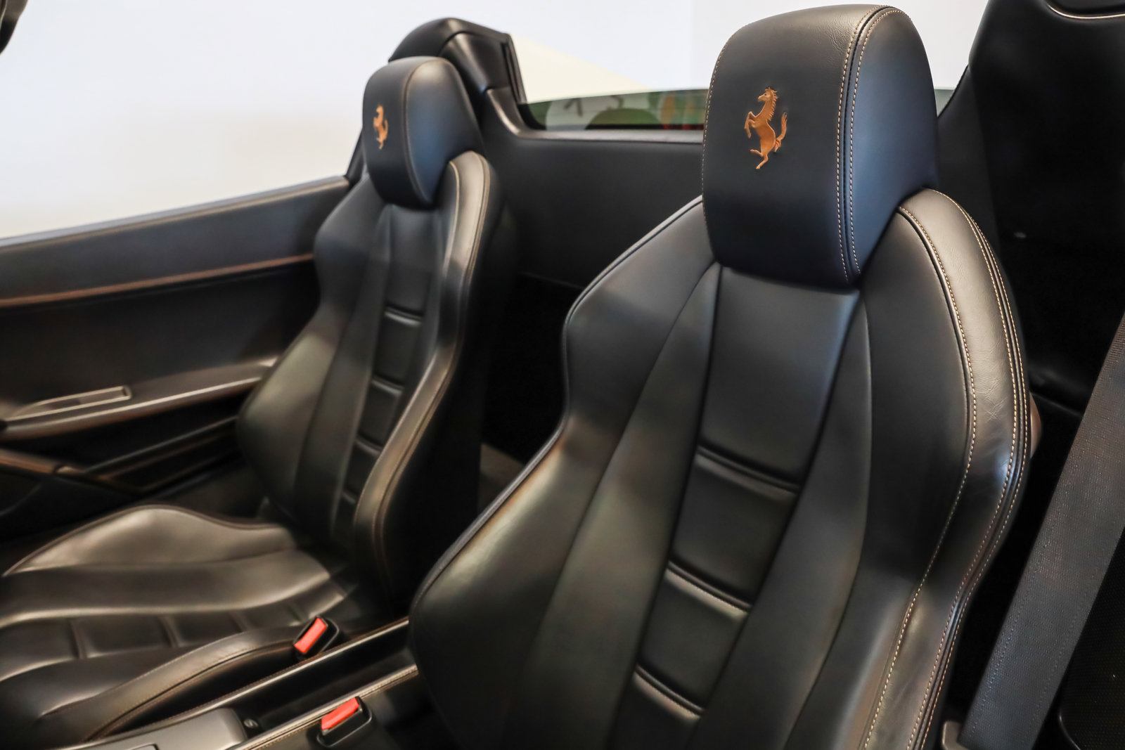Used 2013 Ferrari 458 Spider RWD image 33