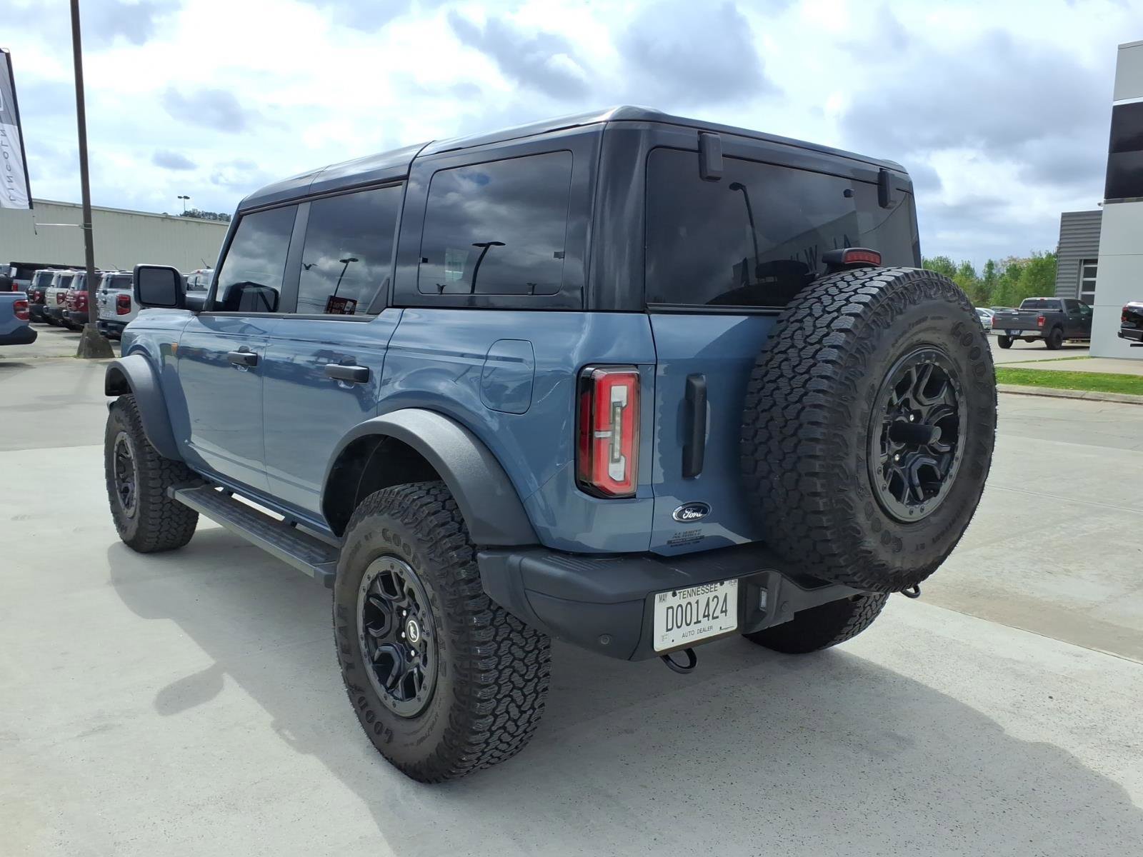 Used 2025 Ford Bronco Badlands image 3