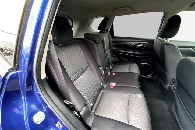 Used 2019 Nissan Rogue SV image 17