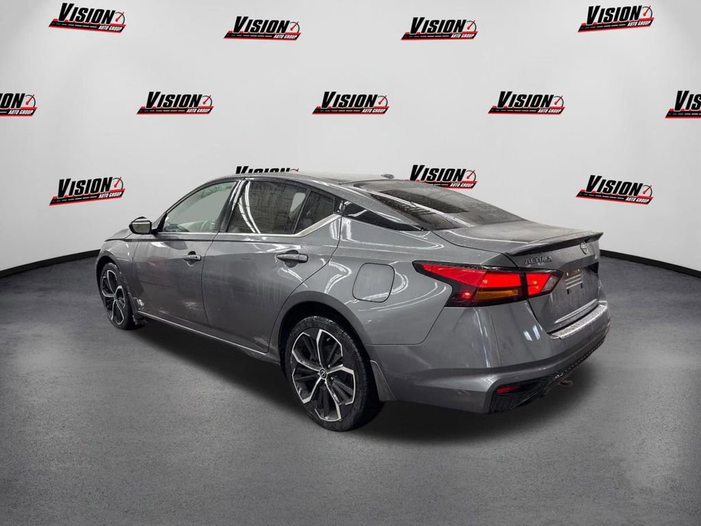 Used 2023 Nissan Altima 2.5 SR image 7