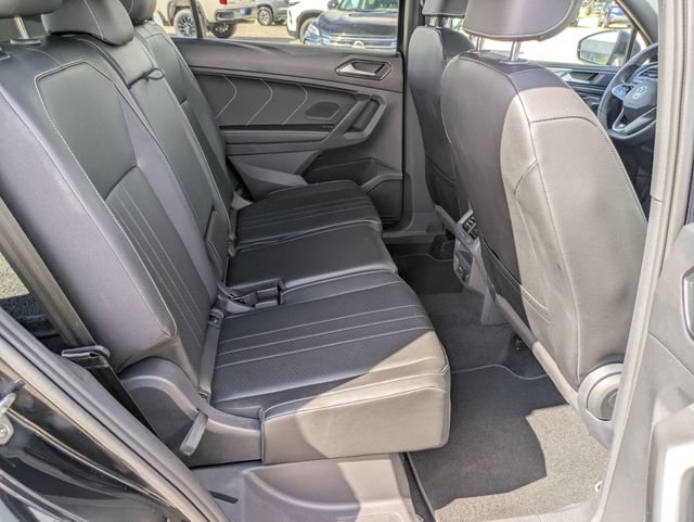 Used 2023 Volkswagen Tiguan SE R-Line FWD image 28