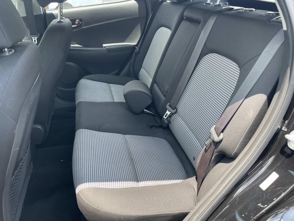 Used 2021 Hyundai Kona SE FWD image 16