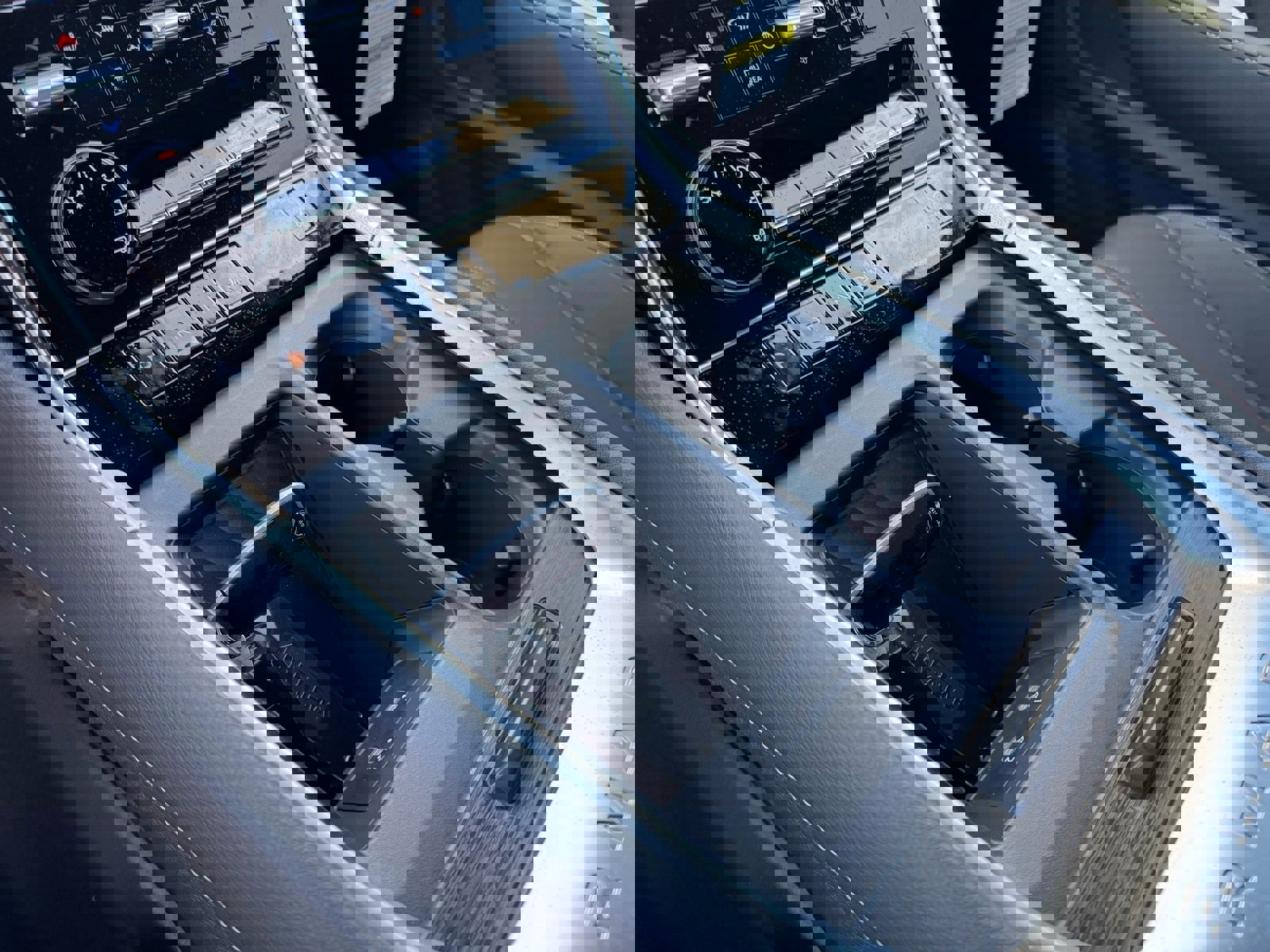 New 2025 Nissan Armada SL w/ Captain's Chari Seat Package image 11