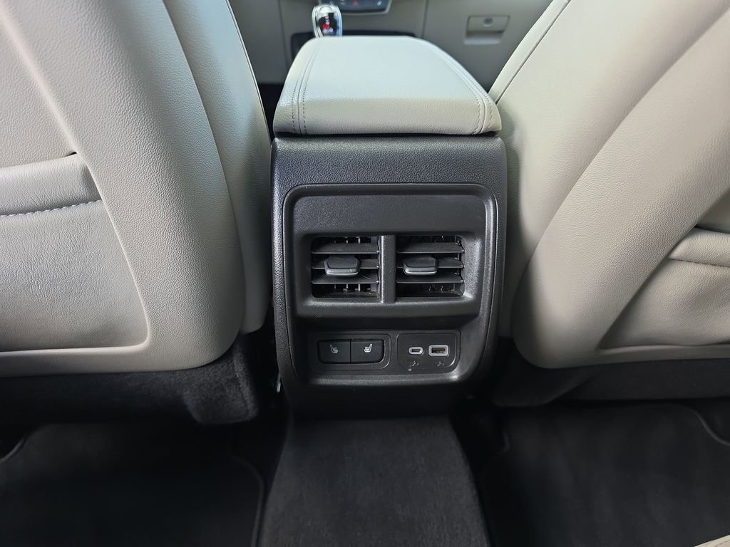 Certified 2021 Cadillac XT4 Luxury w/ Cold Weather Package image 24