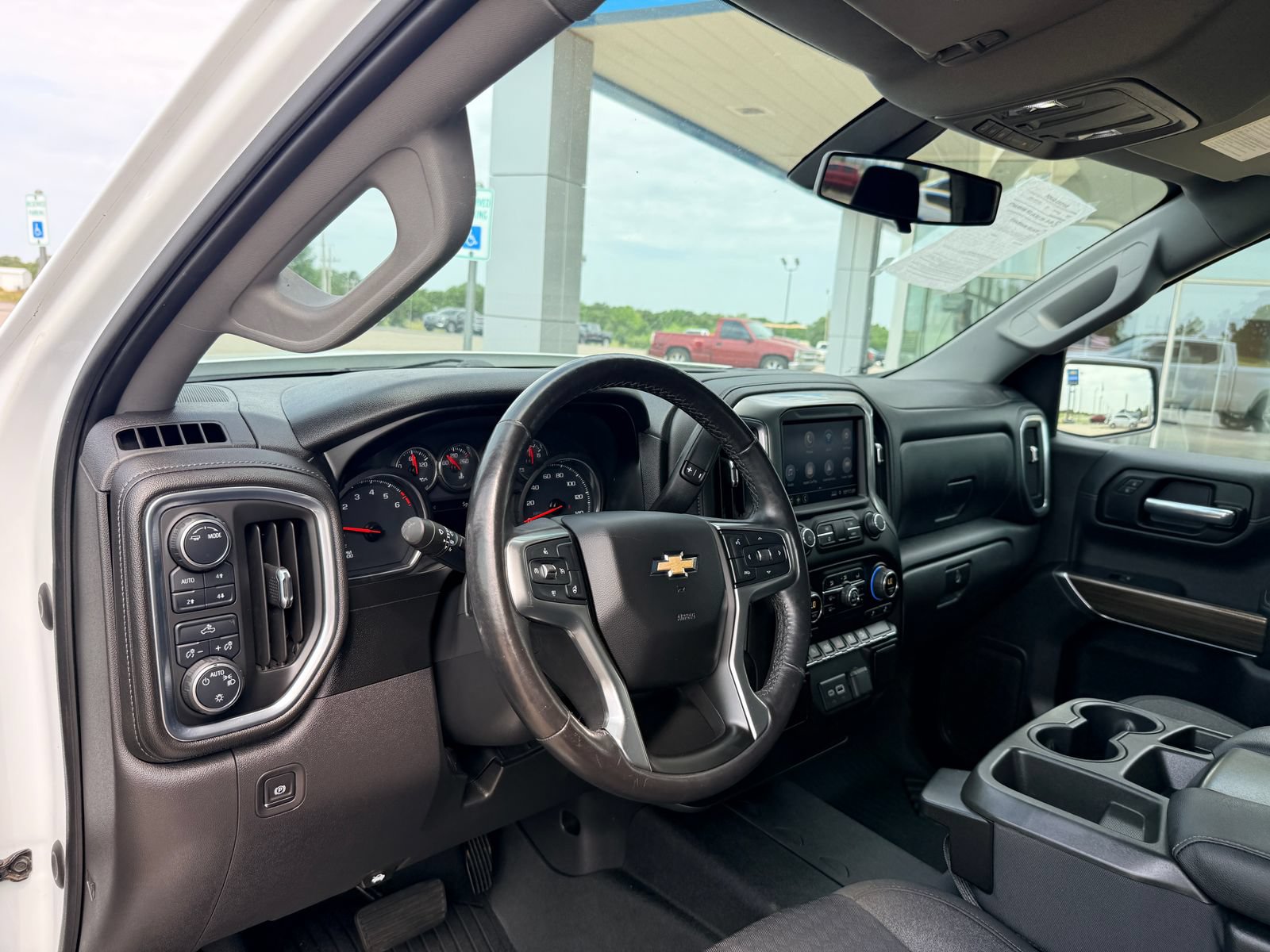 Used 2020 Chevrolet Silverado 1500 LT w/ Texas Edition AWD/4WD image 13