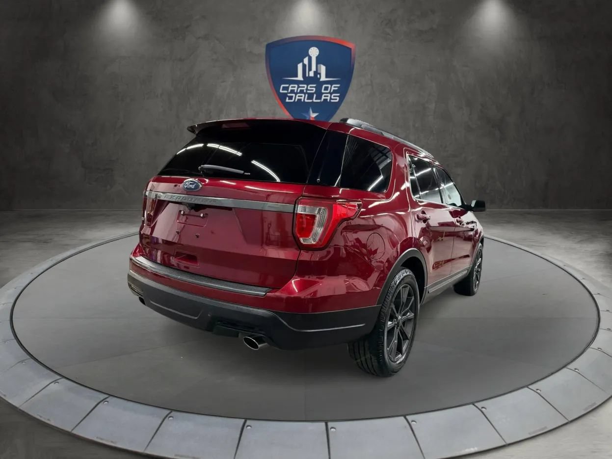 Used 2019 Ford Explorer XLT w/ Equipment Group 202A FWD image 5
