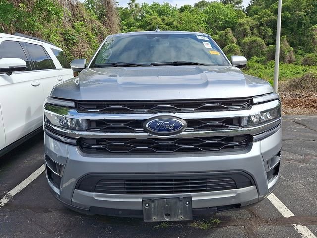 Used 2024 Ford Expedition Limited AWD/4WD image 2