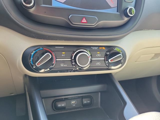 Certified 2025 Kia Soul LX w/ LX Technology Package image 21