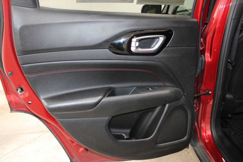 Used 2025 Jeep Compass Trailhawk AWD/4WD image 23