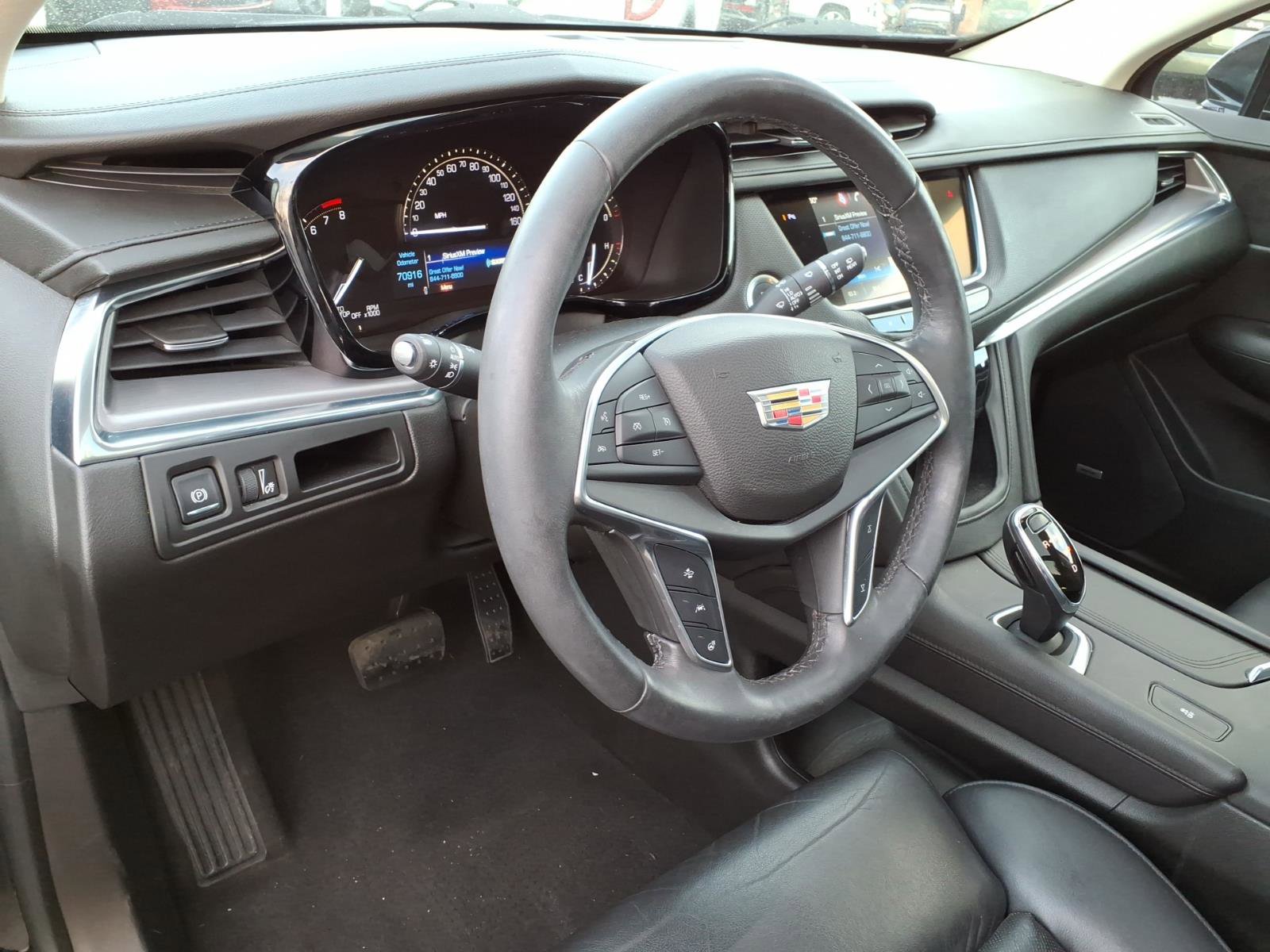 Used 2017 Cadillac XT5 Luxury w/ Driver Awareness Package image 14