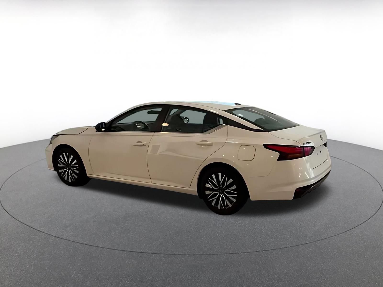Used 2026 Nissan Altima 2.5 SV FWD image 8