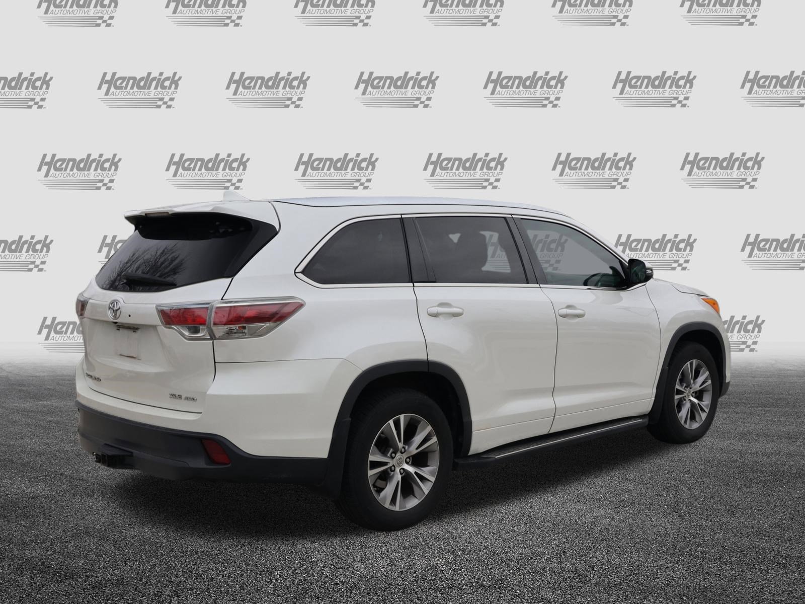 Used 2014 Toyota Highlander XLE image 9