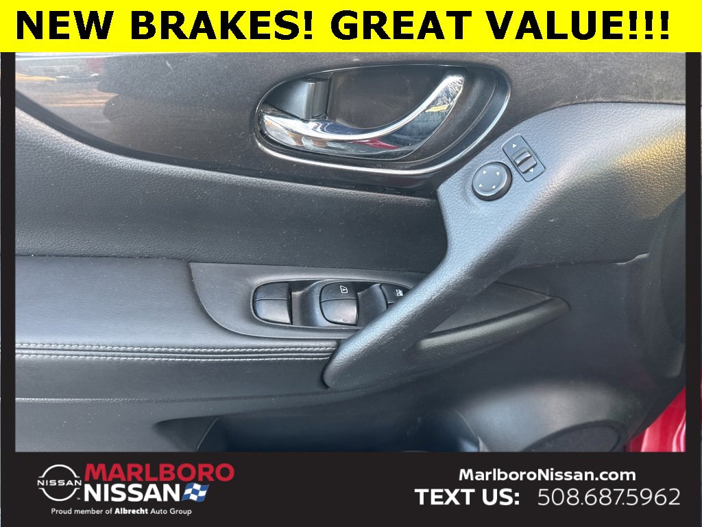 Used 2017 Nissan Rogue SV image 19