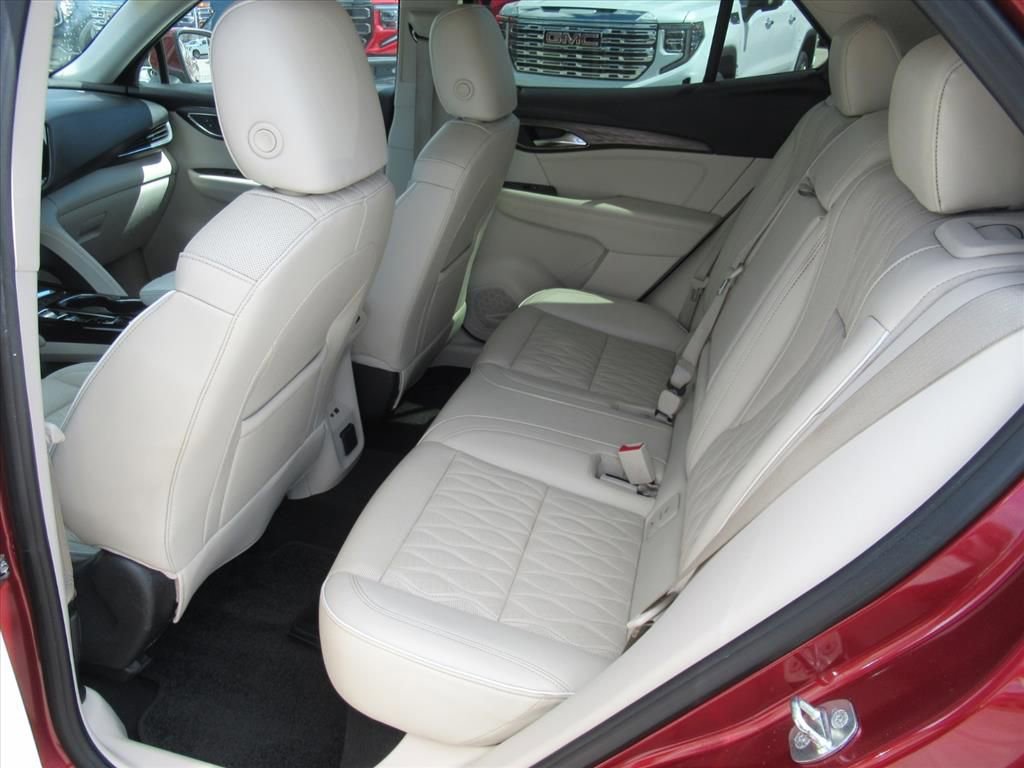 Used 2022 Buick Envision Avenir w/ Technology Package II image 33