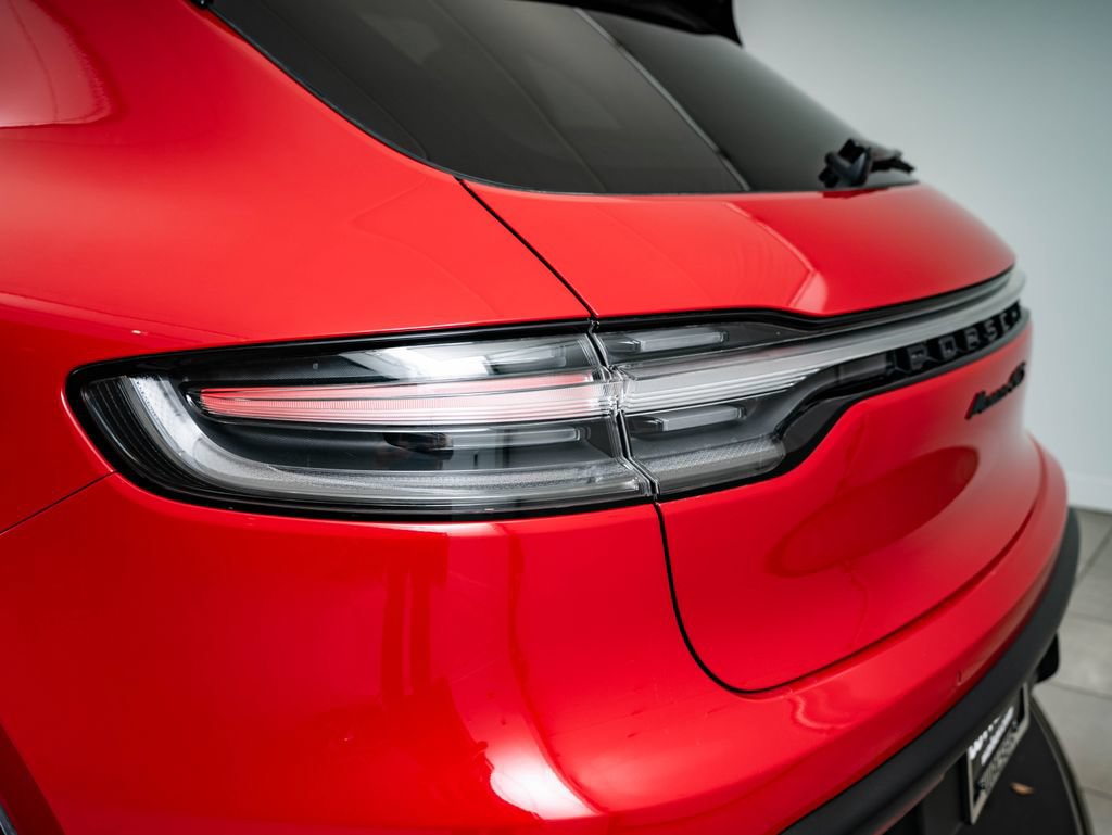 Certified 2024 Porsche Macan GTS AWD/4WD image 13