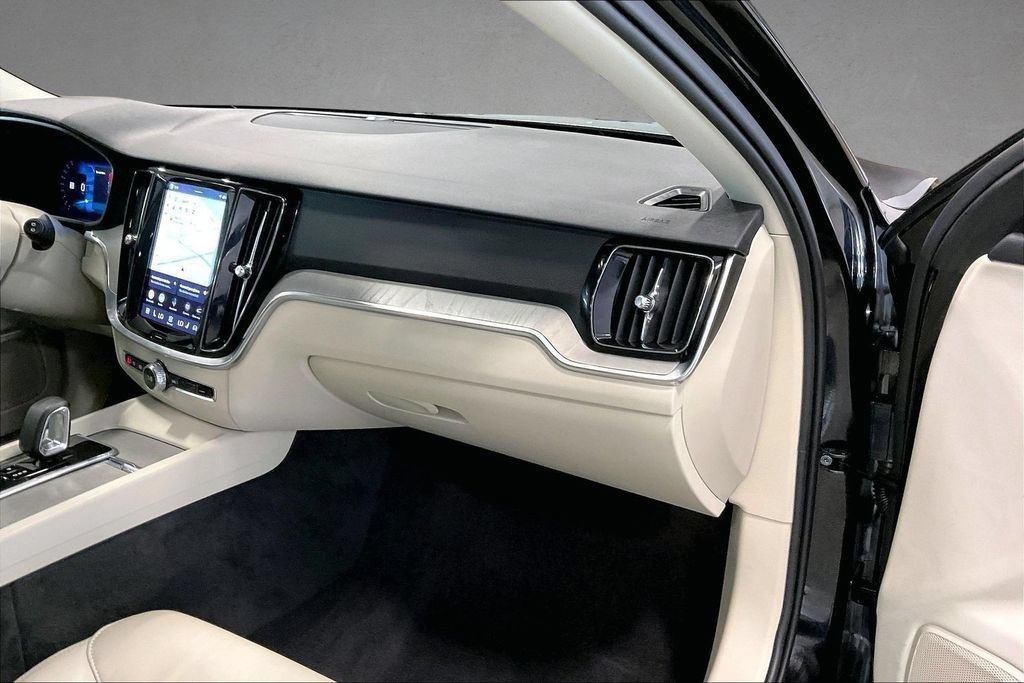 Certified 2025 Volvo V60 B5 Cross Country Plus AWD/4WD image 27