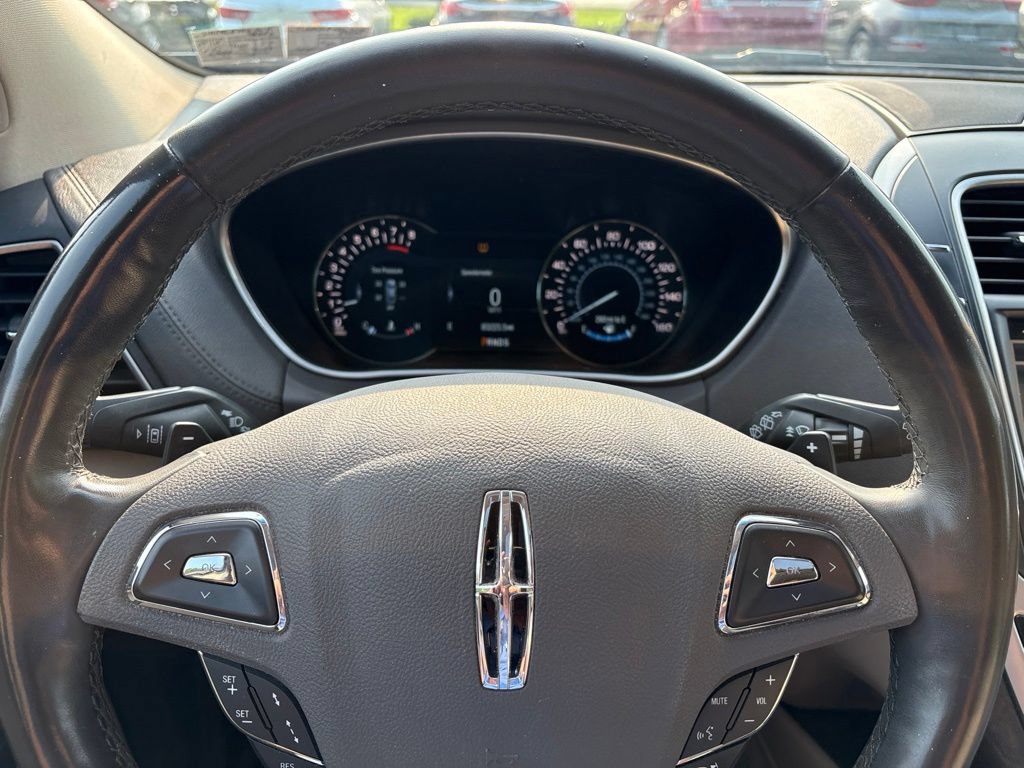 Used 2017 Lincoln MKX Reserve w/ Driver Assistance Package AWD/4WD image 23