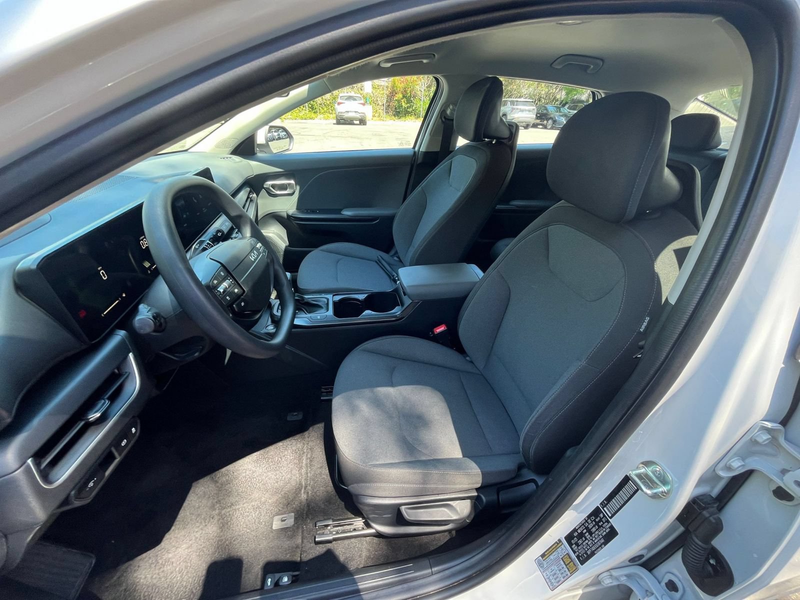 Used 2025 Kia K4 FWD image 25