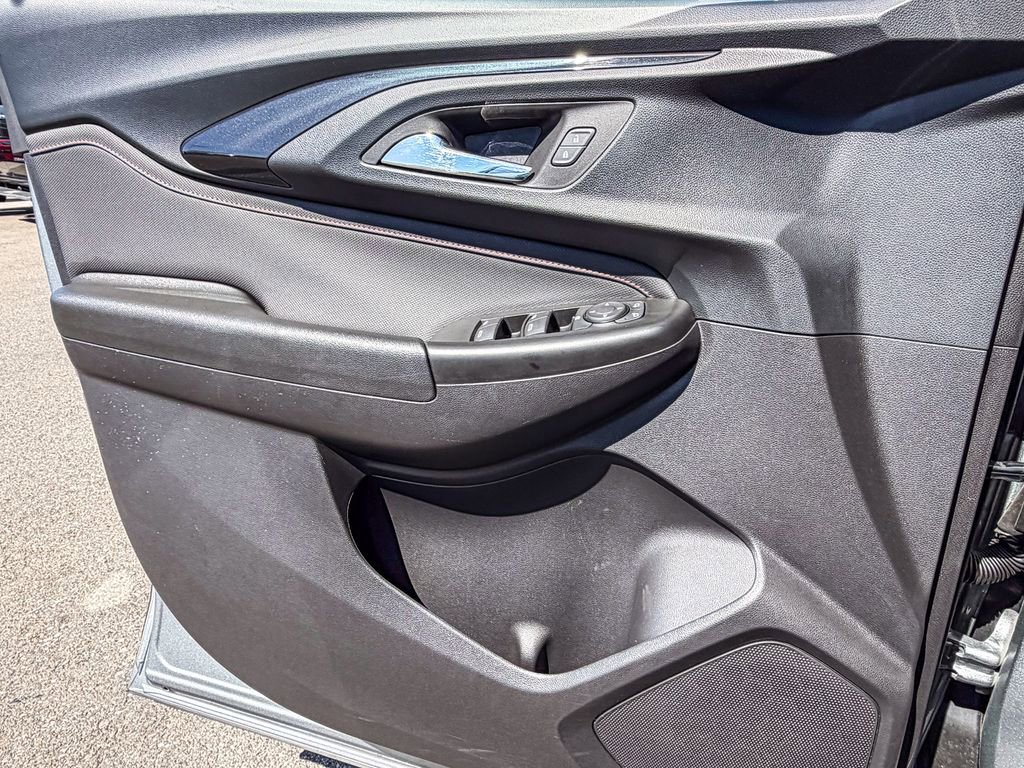 Certified 2023 Chevrolet TrailBlazer RS w/ Convenience Package image 40