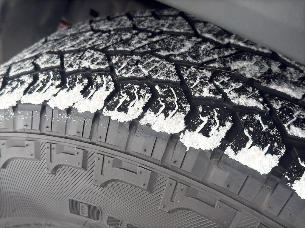 Used 2022 Nissan Frontier PRO-4X image 9