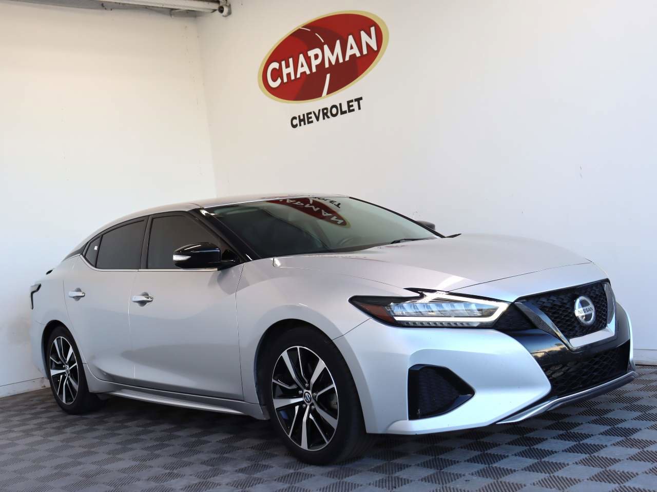 Used 2022 Nissan Maxima SV image 1
